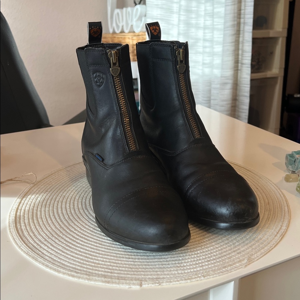 Ariat Heritage Zip Paddock Leather Ankle Riding Boots. Size US 10B.
